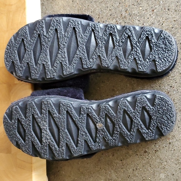 Chinese Laundry slippers - Picture 2 of 8